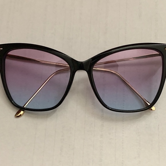 Sunglasses - Picture 2 of 4